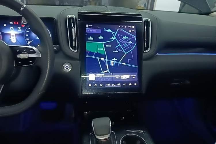 Used Hongqi HS3 2023 1.5T Two-Wheel Drive Shanwei Edition Audio And AC Panel