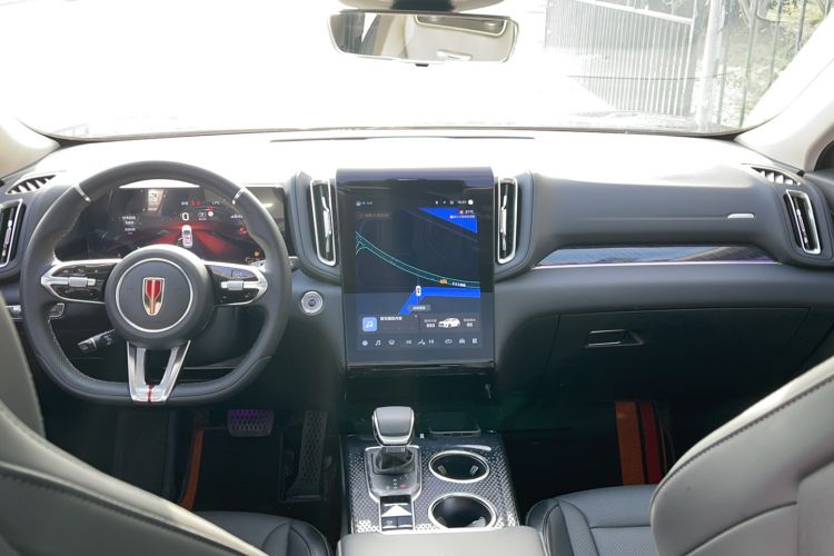Used Hongqi HS3 2023 1.5T Two-Wheel Drive Shanwei Edition Center Console