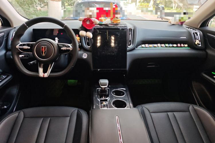 Used Hongqi HS3 2023 1.5T Two-Wheel Drive Shanwei Edition Center Console
