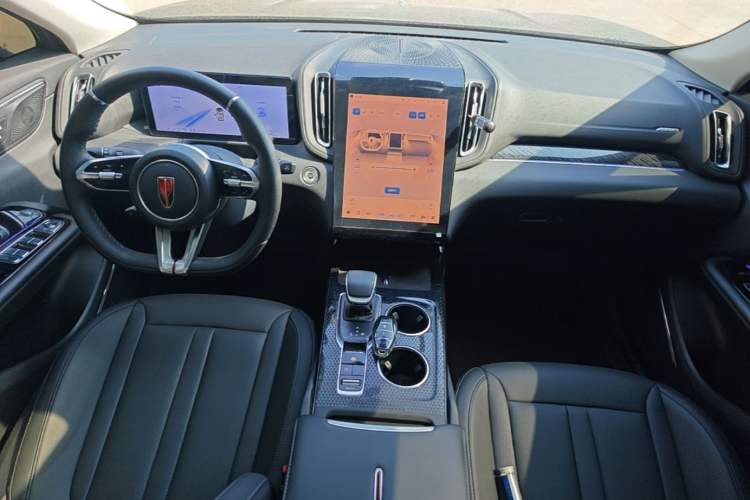 Used Hongqi HS3 2023 1.5T Two-Wheel Drive Shanwei Edition Center Console