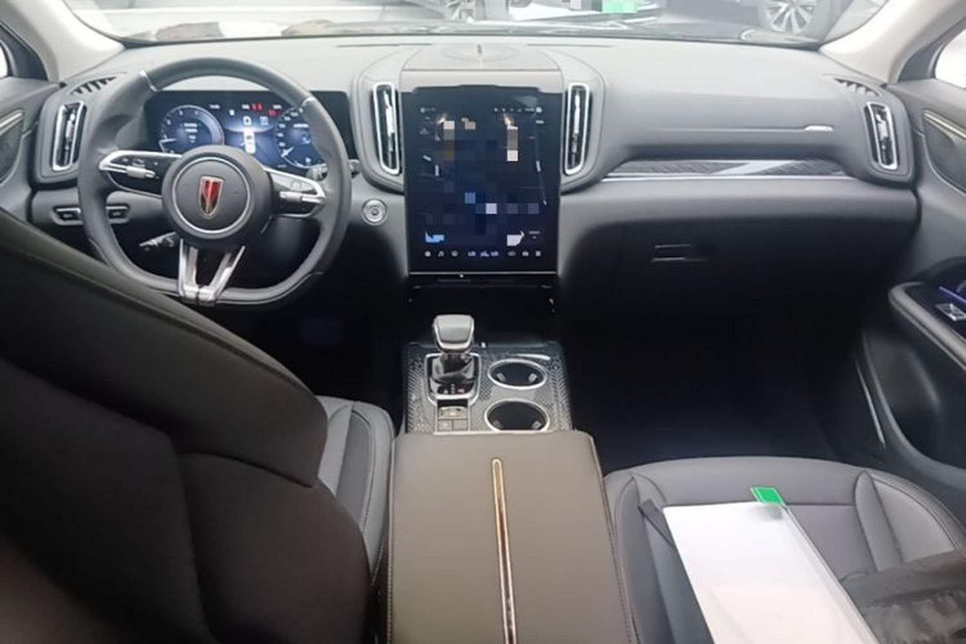 Used Hongqi HS3 2023 1.5T Two-Wheel Drive Shanwei Edition Center Console