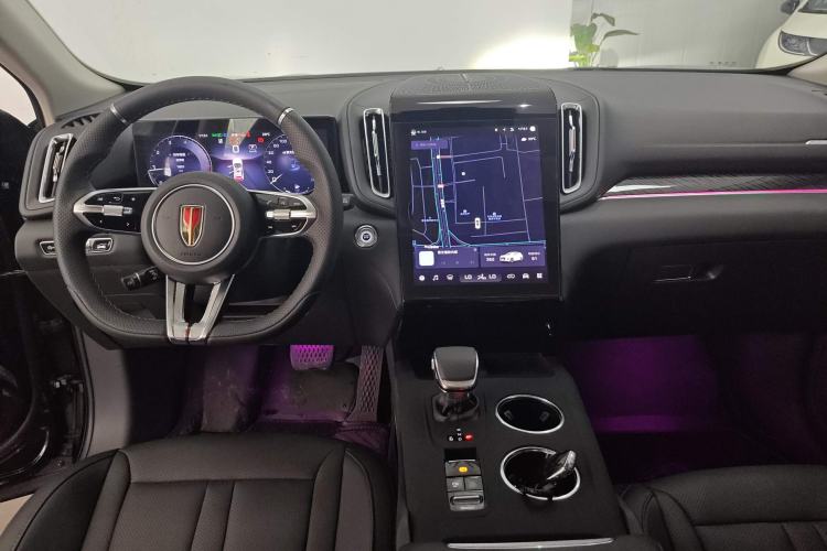 Used Hongqi HS3 2023 1.5T Two-Wheel Drive Shanwei Edition Center Console