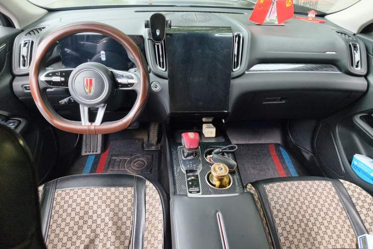 Used Hongqi HS3 2023 1.5T Two-Wheel Drive Shanwei Edition Center Console