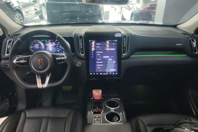 Used Hongqi HS3 2023 1.5T Two-Wheel Drive Shanwei Edition Center Console