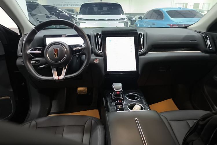 Used Hongqi HS3 2023 1.5T Two-Wheel Drive Shanwei Edition Center Console