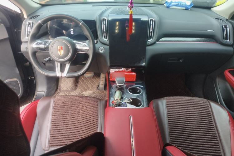 Used Hongqi HS3 2023 1.5T Two-Wheel Drive Shanwei Edition Center Console