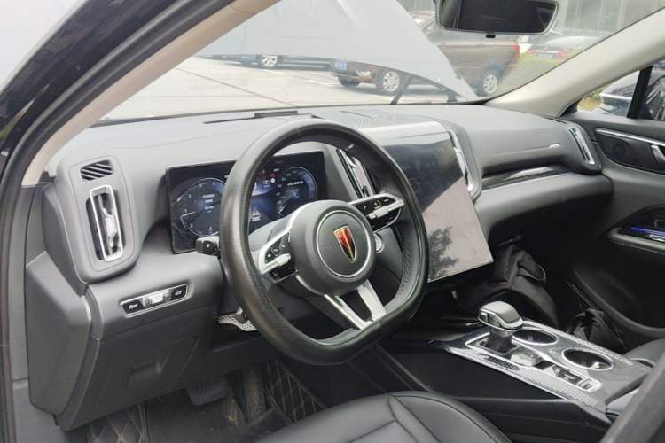 Used Hongqi HS3 2023 1.5T Two-Wheel Drive Shanwei Edition Center Console