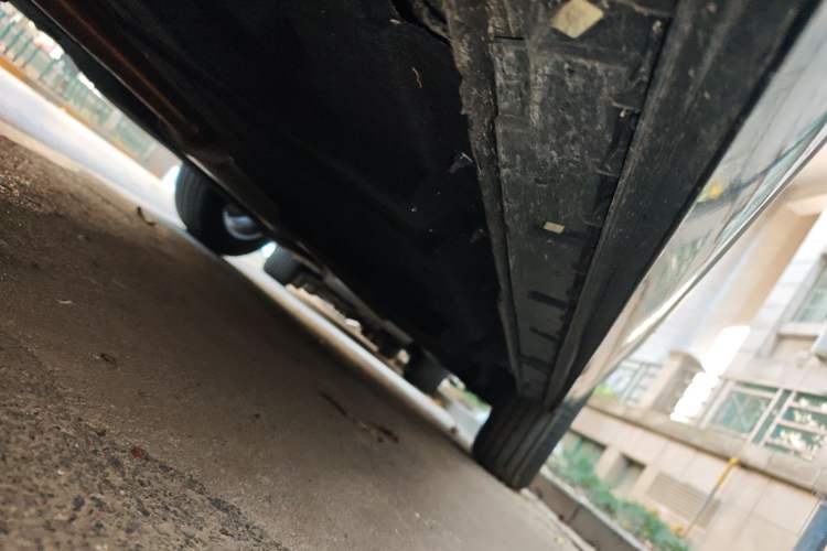 Used Hongqi HS3 2023 1.5T Two-Wheel Drive Shanwei Edition Chassis Front Left