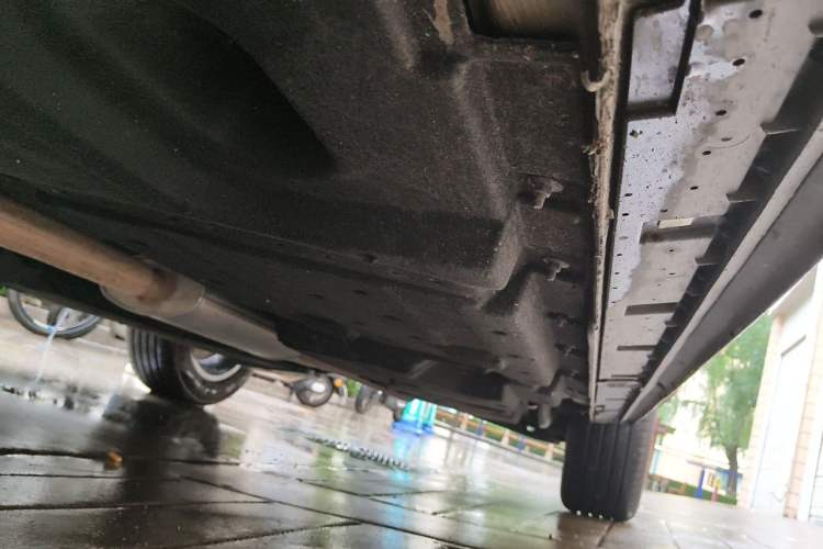 Used Hongqi HS3 2023 1.5T Two-Wheel Drive Shanwei Edition Chassis Front Left