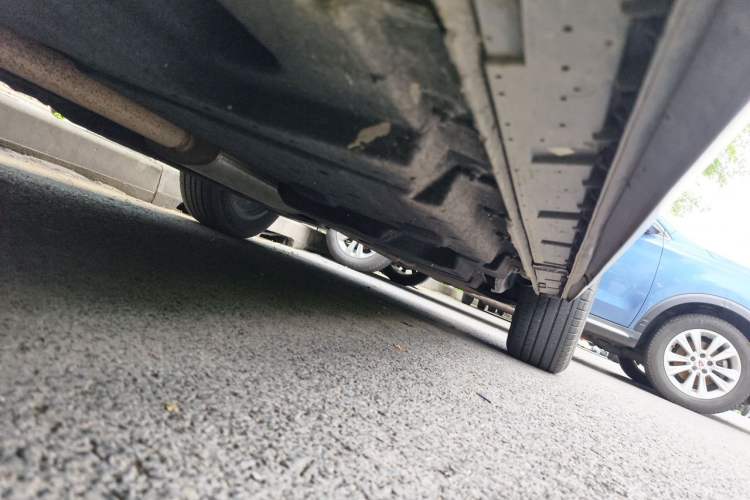 Used Hongqi HS3 2023 1.5T Two-Wheel Drive Shanwei Edition Chassis Front Left