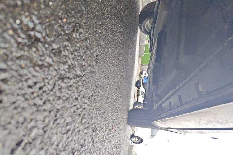 Used Hongqi HS3 2023 1.5T Two-Wheel Drive Shanwei Edition Chassis Front Left