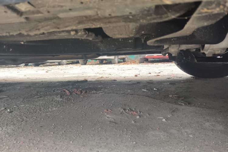 Used Hongqi HS3 2023 1.5T Two-Wheel Drive Shanwei Edition HEV Chassis Front Right
