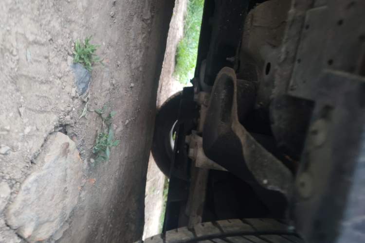 Used Hongqi HS3 2023 1.5T Two-Wheel Drive Shanwei Edition Chassis Front Right