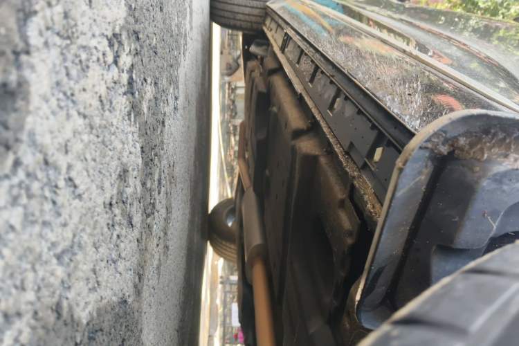 Used Hongqi HS3 2023 1.5T Two-Wheel Drive Shanwei Edition Chassis Front Right