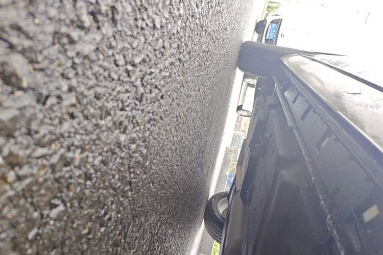 Used Hongqi HS3 2023 1.5T Two-Wheel Drive Shanwei Edition Chassis Front Right