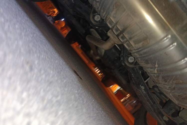 Used Hongqi HS3 2023 1.5T Two-Wheel Drive Shanwei Edition Chassis Rear