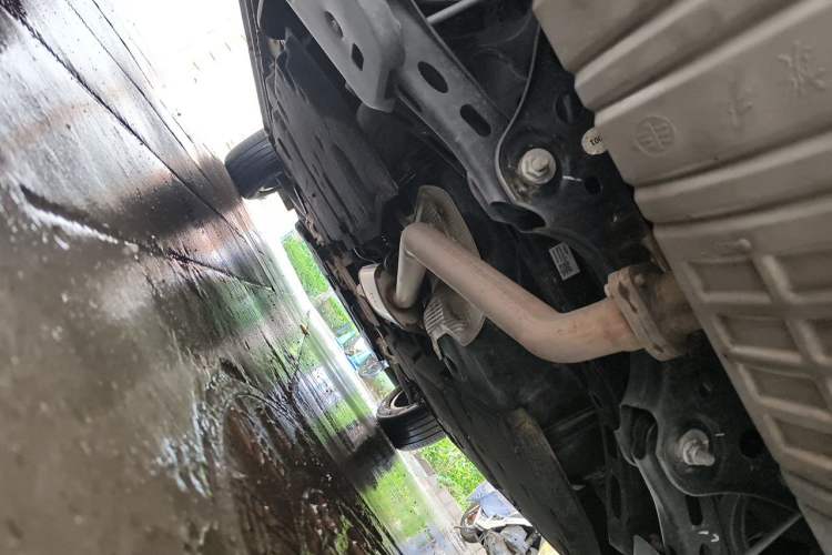 Used Hongqi HS3 2023 1.5T Two-Wheel Drive Shanwei Edition Chassis Rear
