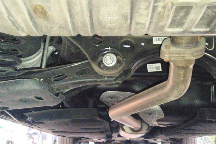 Used Hongqi HS3 2023 1.5T Two-Wheel Drive Shanwei Edition Chassis Rear