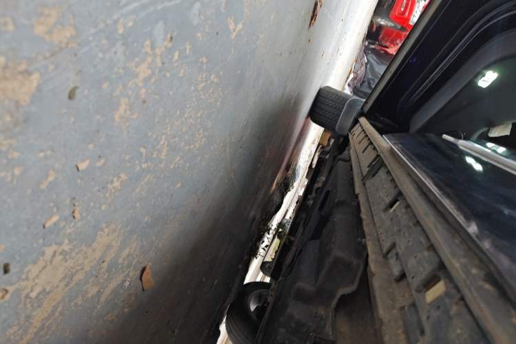 Used Hongqi HS3 2023 1.5T Two-Wheel Drive Shanwei Edition Chassis Rear Left