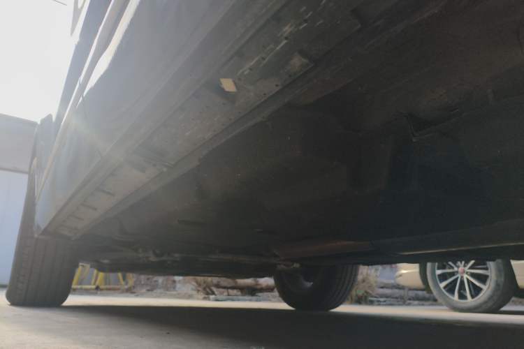 Used Hongqi HS3 2023 1.5T Two-Wheel Drive Shanwei Edition Chassis Rear Left