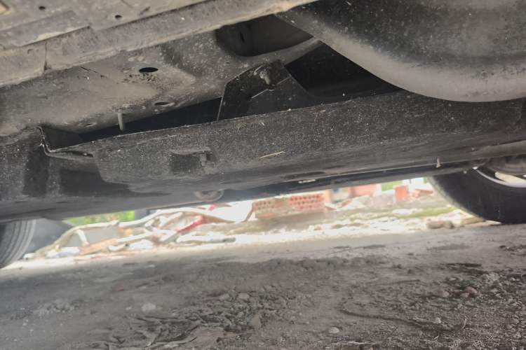 Used Hongqi HS3 2023 1.5T Two-Wheel Drive Shanwei Edition HEV Chassis Rear Left