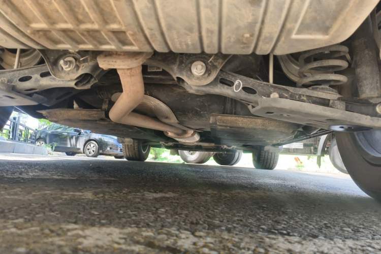 Used Hongqi HS3 2023 1.5T Two-Wheel Drive Shanwei Edition Chassis Rear