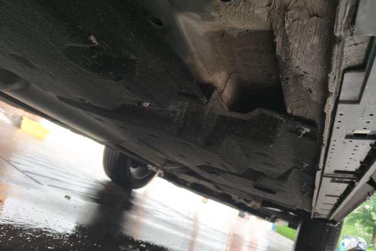 Used Hongqi HS3 2023 1.5T Two-Wheel Drive Shanwei Edition Chassis Rear Right