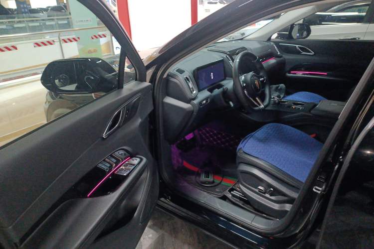 Used Hongqi HS3 2023 1.5T Two-Wheel Drive Shanwei Edition Driver Seat