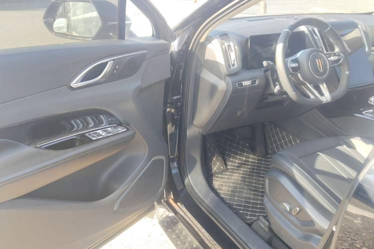 Used Hongqi HS3 2023 1.5T Two-Wheel Drive Shanwei Edition Driver Seat