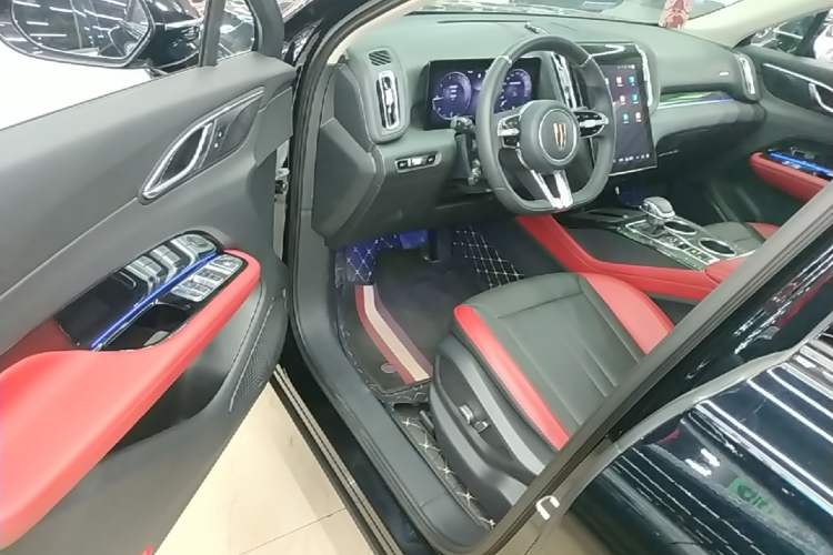 Used Hongqi HS3 2023 1.5T Two-Wheel Drive Shanwei Edition Driver Seat