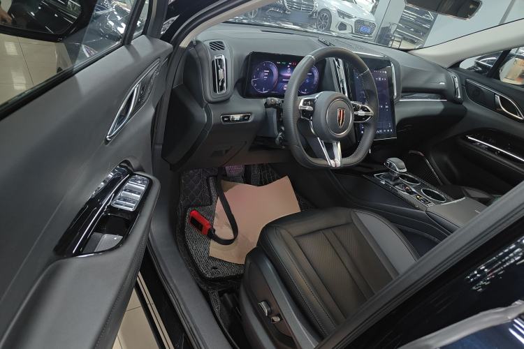 Used Hongqi HS3 2023 2.0T Two-Wheel Drive Available Version Driver Seat