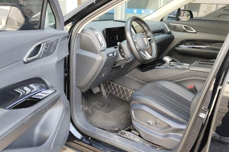 Used Hongqi HS3 2023 1.5T Two-Wheel Drive Shanwei Edition Driver Seat