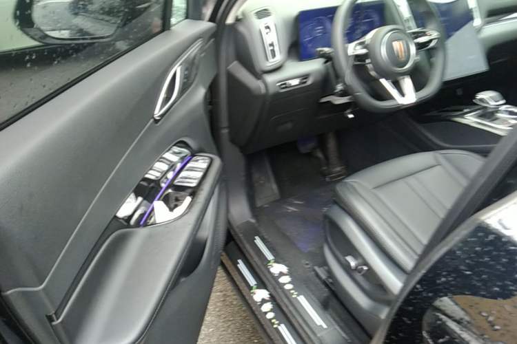 Used Hongqi HS3 2023 1.5T Two-Wheel Drive Shanwei Edition Driver Seat