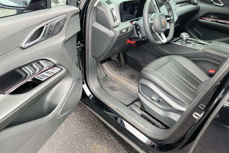 Used Hongqi HS3 2023 1.5T Two-Wheel Drive Shanwei Edition Driver Seat