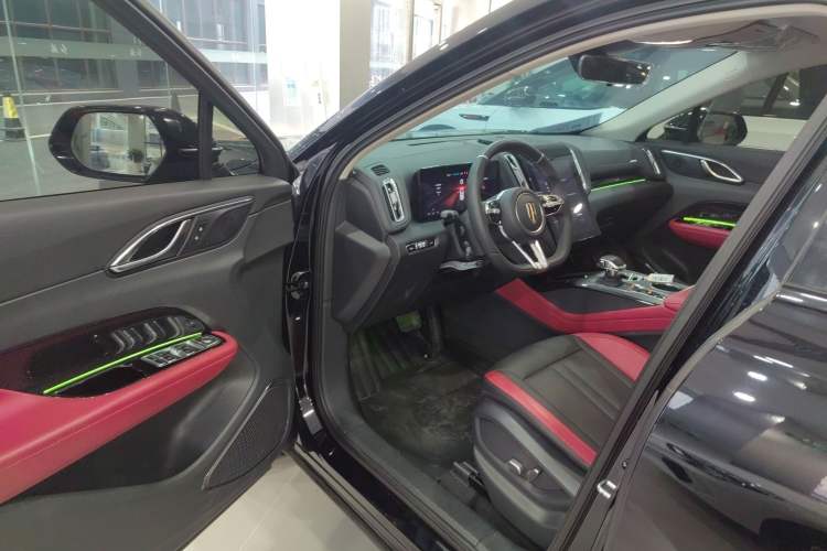 Used Hongqi HS3 2023 1.5T Two-Wheel Drive Shanwei Edition Driver Seat