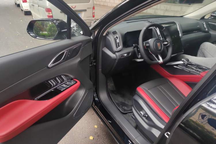 Used Hongqi HS3 2023 1.5T Two-Wheel Drive Shanwei Edition Driver Seat