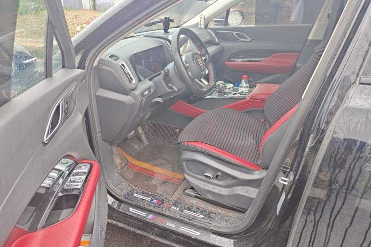 Used Hongqi HS3 2023 1.5T Two-Wheel Drive Shanwei Edition Driver Seat