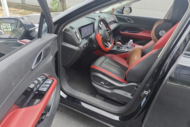 Used Hongqi HS3 2023 1.5T Two-Wheel Drive Shanwei Edition Driver Seat