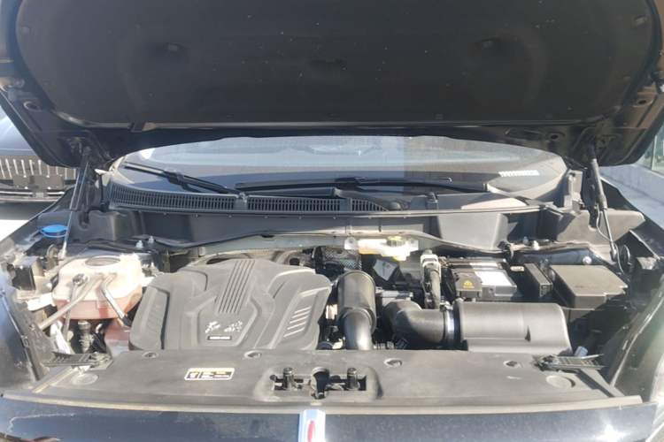 Used Hongqi HS3 2023 1.5T Two-Wheel Drive Shanwei Edition Engine Bay