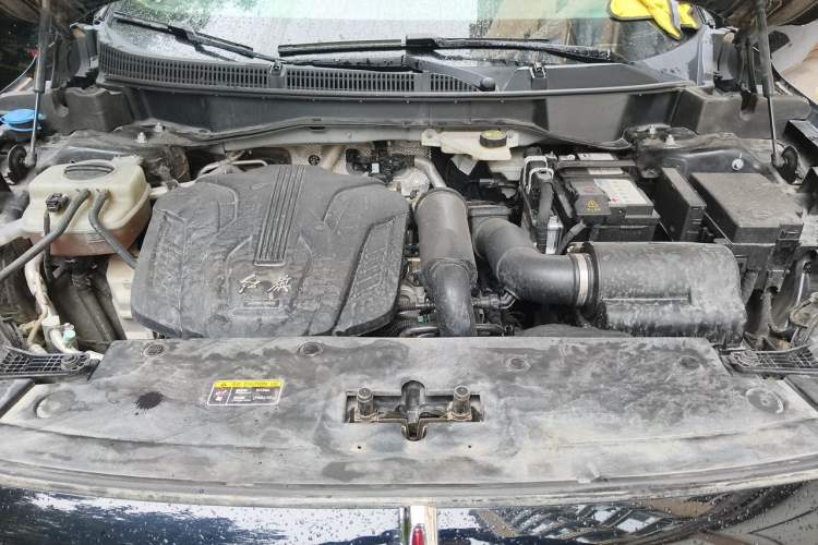 Used Hongqi HS3 2023 1.5T Two-Wheel Drive Shanwei Edition Engine Bay