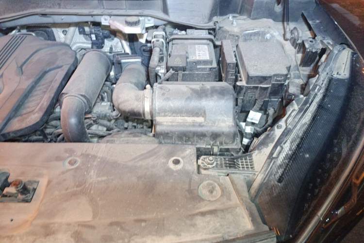 Used Hongqi HS3 2023 1.5T Two-Wheel Drive Shanwei Edition Engine Bay Left
