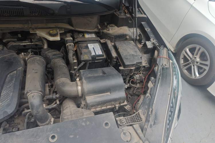 Used Hongqi HS3 2023 1.5T Two-Wheel Drive Shanwei Edition Engine Bay Left