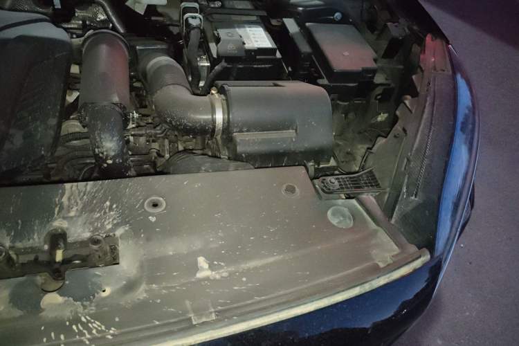 Used Hongqi HS3 2023 1.5T Two-Wheel Drive Shanwei Edition Engine Bay Left