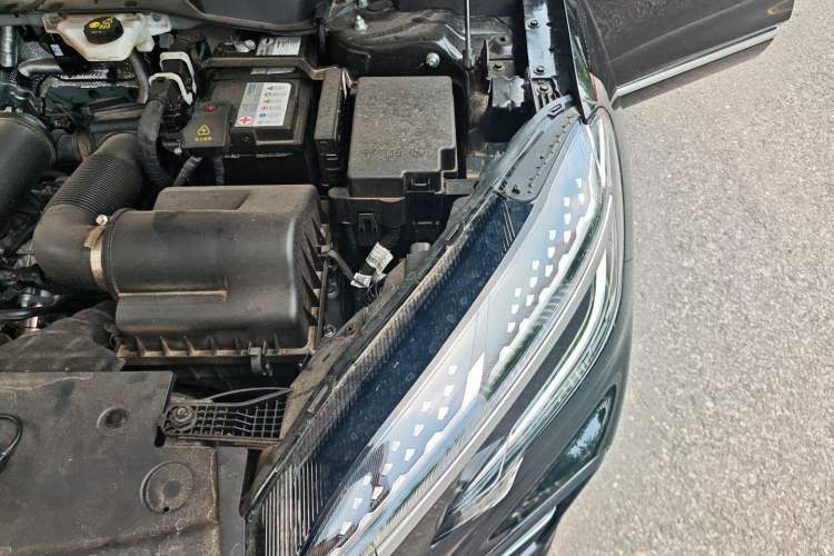 Used Hongqi HS3 2023 1.5T Two-Wheel Drive Shanwei Edition Engine Bay Left
