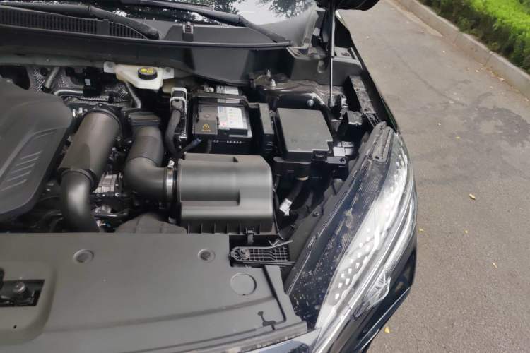 Used Hongqi HS3 2023 1.5T Two-Wheel Drive Shanwei Edition Engine Bay Left