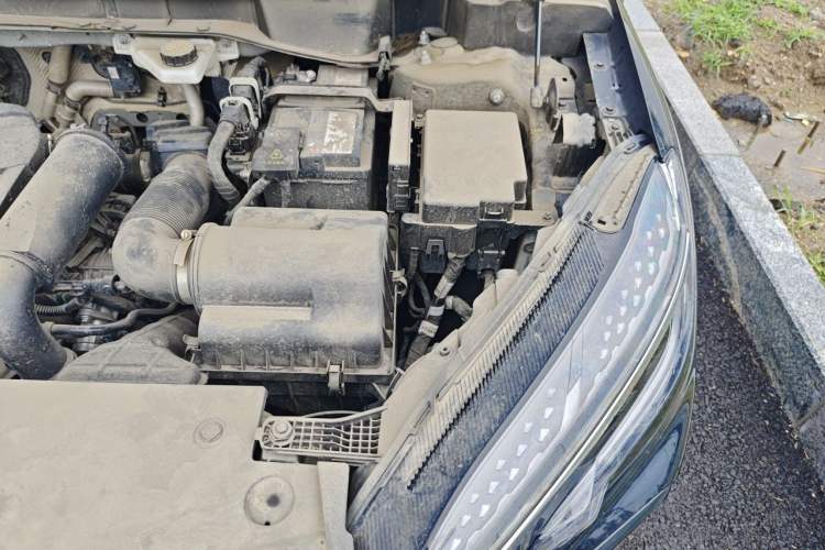 Used Hongqi HS3 2023 1.5T Two-Wheel Drive Shanwei Edition Engine Bay Left