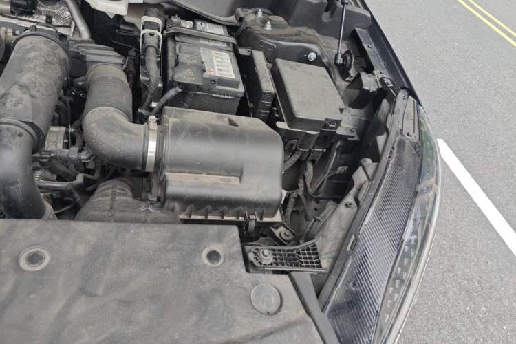 Used Hongqi HS3 2023 1.5T Two-Wheel Drive Shanwei Edition Engine Bay Left