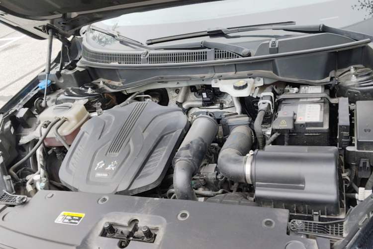 Used Hongqi HS3 2023 1.5T Two-Wheel Drive Shanwei Edition Engine Bay