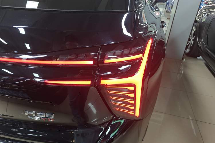 Used Hongqi HS3 2023 2.0T Two-Wheel Drive Available Version Exterior 3