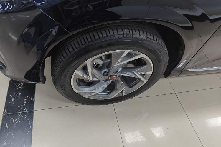 Used Hongqi HS3 2023 2.0T Two-Wheel Drive Available Version Exterior 4